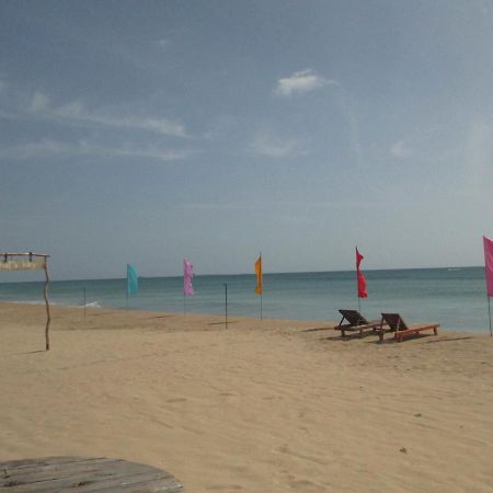 Uppuveli Beach House Trincomalee Exterior foto