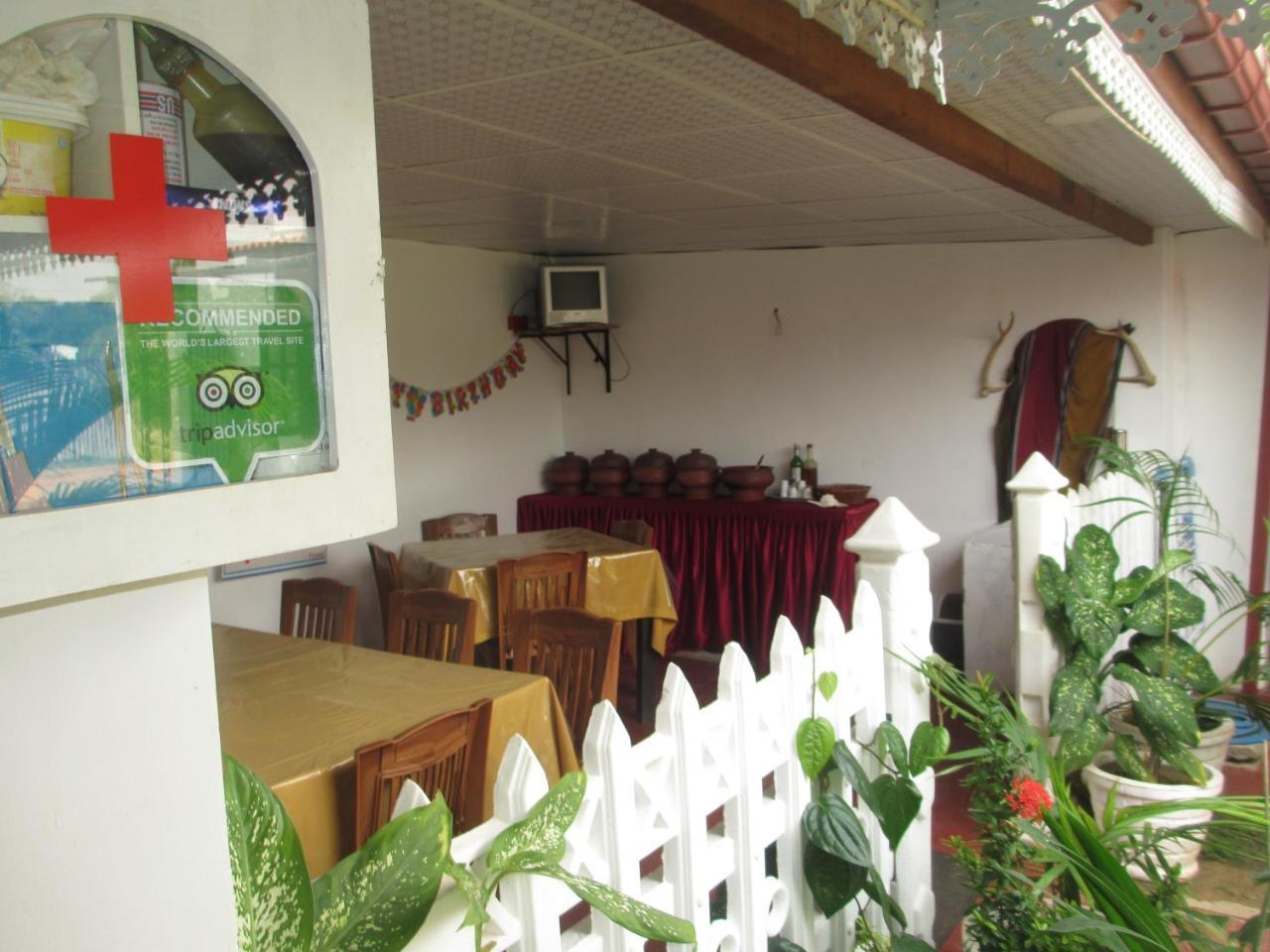Uppuveli Beach House Trincomalee Exterior foto